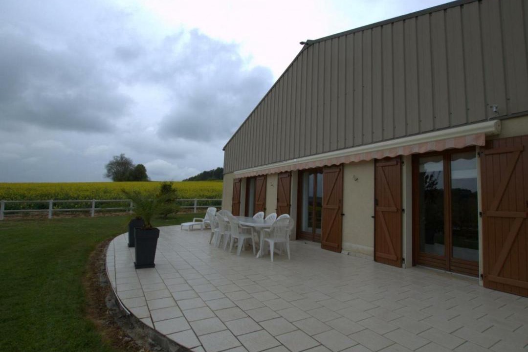 Photo of Buildings in Avirey-Lingey