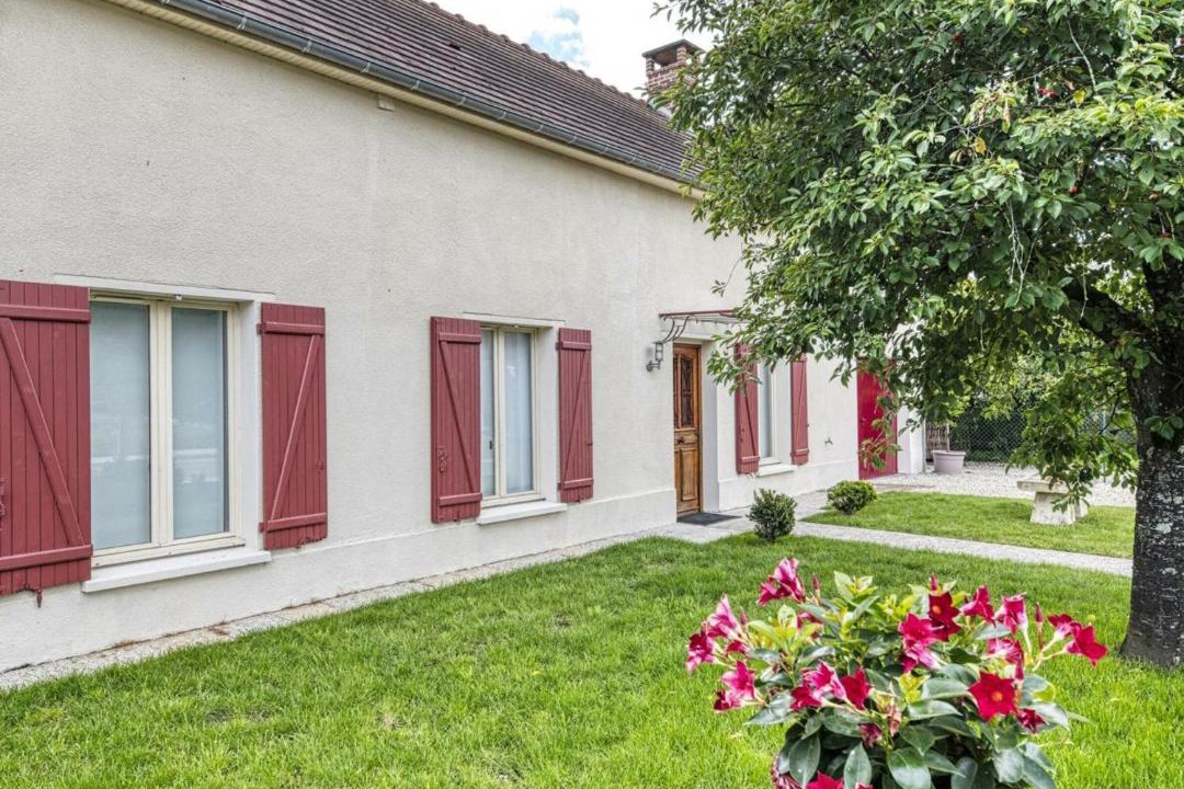 Photo of Buildings in Mesnil-Saint-Pere