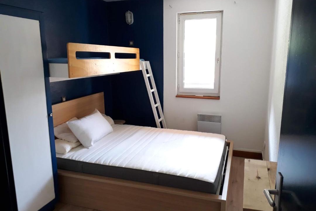 Photo of Bedroom in Genos