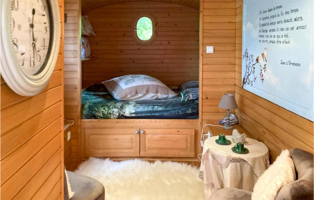 Photo of Bedroom in Gommenec'h