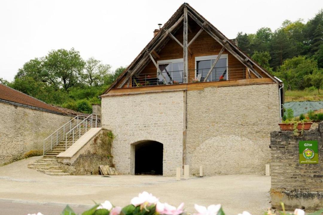 Photo of Buildings in Spoy