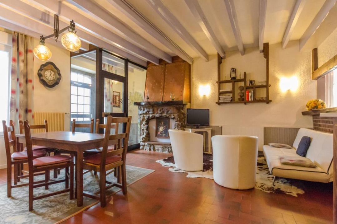 Photo of Livingroom in Saint-Hilaire-sous-Romilly