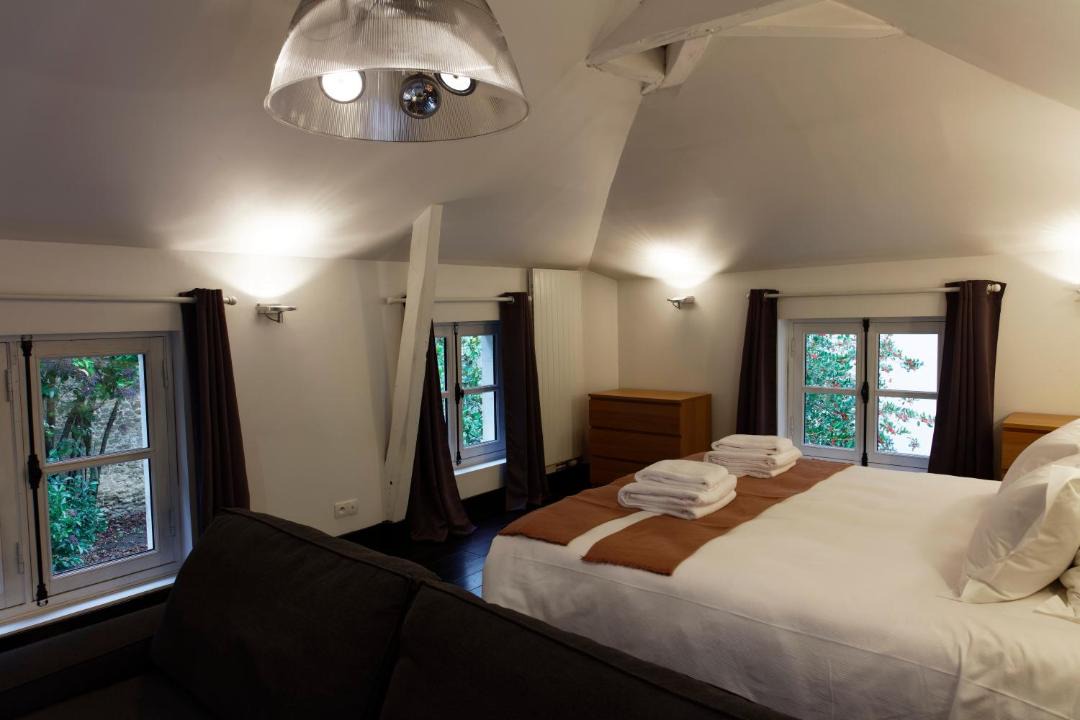 Photo of Bedroom in Republique