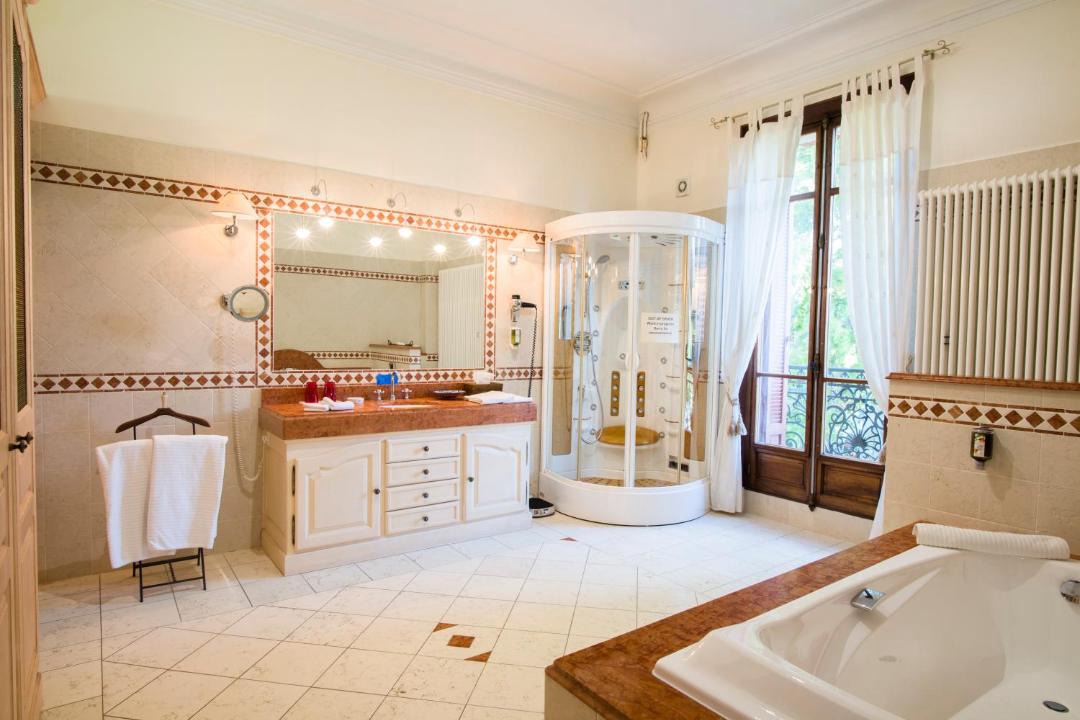 Photo of Bathroom in Jausiers