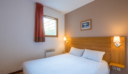 2-bedroom apartment with sleeping area for 10 people