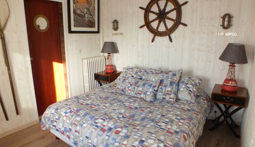 Apartment, Sea View (Alain Colas)