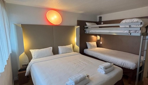Standard Room, 1 Double Bed (1 Junior Bed up to 10 years)