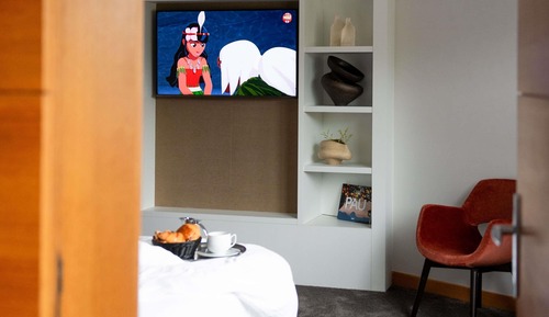 Family Suite, 1 King Bed with Sofa bed, City View
