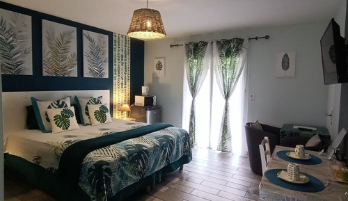 Double Room (Levist)