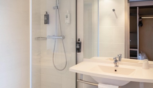 Standard Suite, Multiple Beds