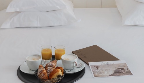 Suite, Sea View