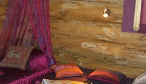 Room (Kalyani)