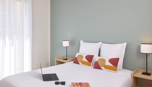 4 adults - 1 double bed and 1 sofa bed