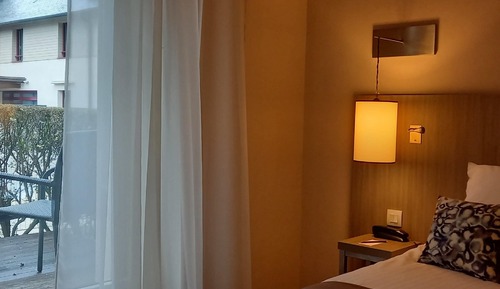 Standard Room, 1 King Bed, Balcony
