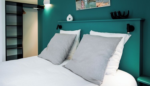 Double Room, 1 King Bed, Garden View