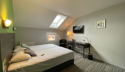 Room (Deux Lits)