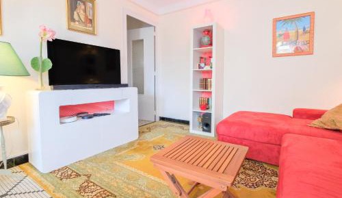 One-Bedroom Apartment with Garden View