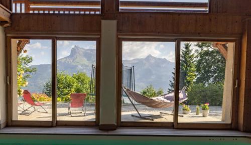 Two-Bedroom Apartment with Mountain View