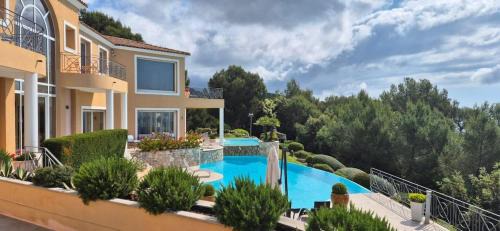 Deluxe Villa