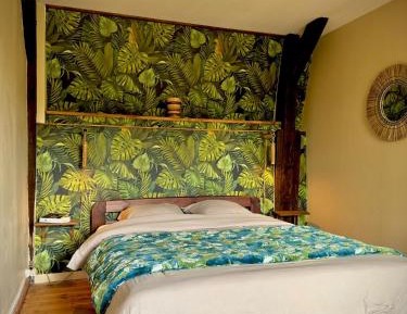 Queen Room with Garden View