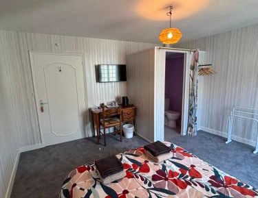 Standard Double Room with Shared Bathroom