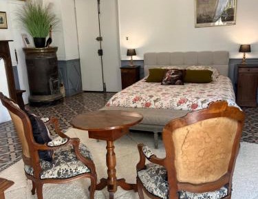 Queen Room with Garden View