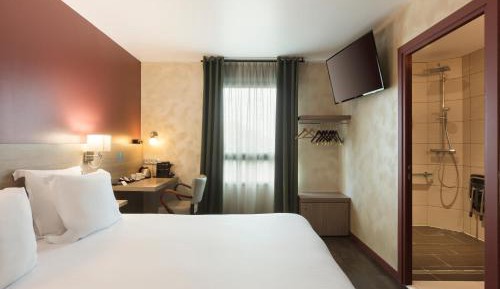 Comfort Queen Room