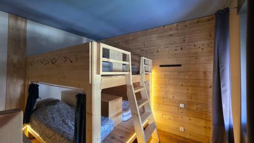 Mixed Dormitory Room