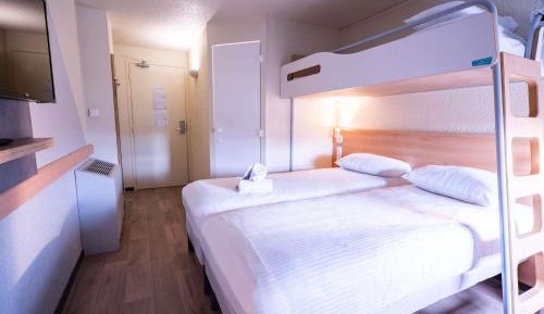 Triple Room with Two Single Beds and One Bunk Bed