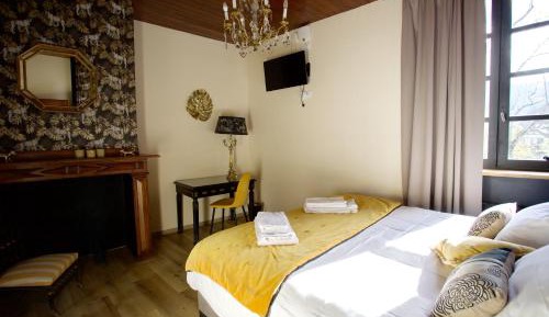 Deluxe Family Suite