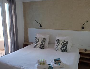 Double Room with Balcony - Sea and Street View