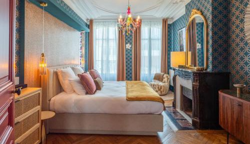Deluxe Suite
