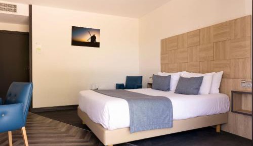 Queen Room with Garden View