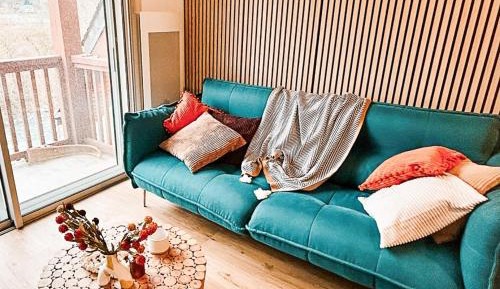 Three-Bedroom Apartment with Mountain View