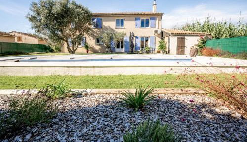 Villa with Garden View