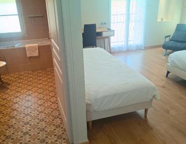 Triple Room with Bath