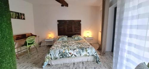 Queen Room with Pool View