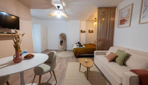 King Studio with Sofa Bed