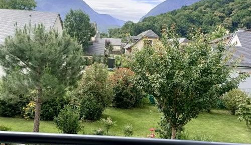 Studio with Mountain View
