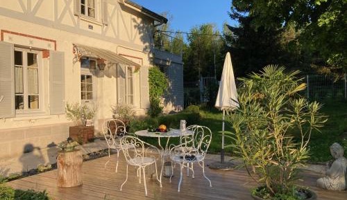 Standard Twin Room with Garden View