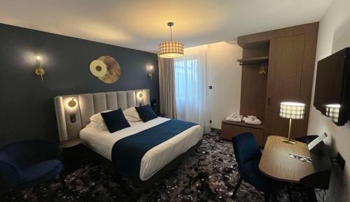 Deluxe Queen Room