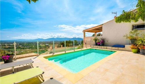 Three-Bedroom Vacation Home 