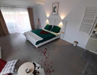 Queen Room with Spa Bath