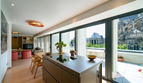 Two-Bedroom Suite KNOEBEL with Terrace