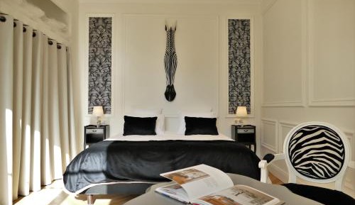 Dijeaux Suite with Garden View
