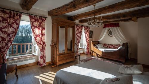 Four-Bedroom House " VAUJOYEUX "