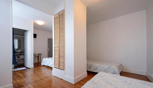 Quadruple Room with Private Bathroom
