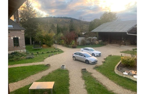 Villemoiron-en-Othe Apartment | Le domaine du Lavoir / Moumoune sleeps 4. Jacuzzi access from April to October