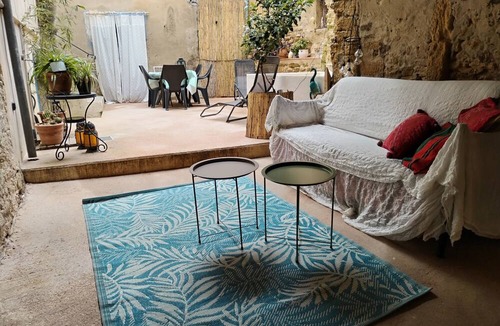 Remoulins House | Maison de Village à Deux pas de la Rivière