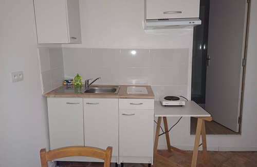 Saint-Andre-les-Alpes Apartment | Appartement Pour 2 Personnes à Louer st Andre les Alpes France Centre Village